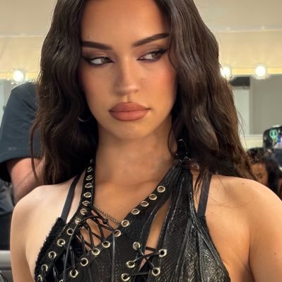 crm1lla's profile picture. ⚢