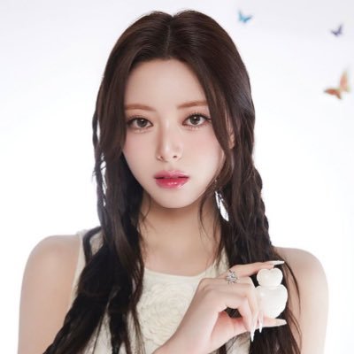 unicorndye's profile picture. when an ugly stranger wants to request ur priv 😷😷