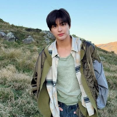 renminemo's profile picture. #도영 #재민 #런쥔 #윈윈 #성찬 #찬열 #경수 #소희 #RII7E #AESPA #H2H #KATSEYE #roblox #CORTIS ; breathless hush of evening cuz lovely songs! 🪻 fan & personal.