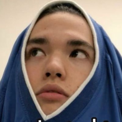 conancarrotcake's profile picture. APPLE