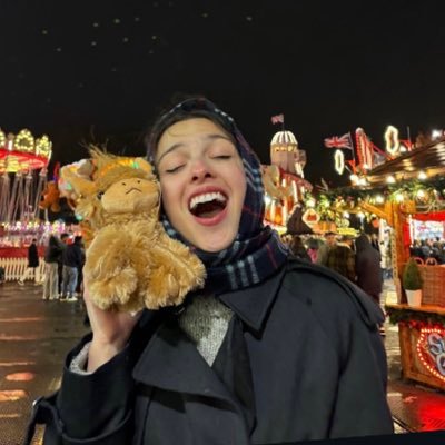 enchantingliv's profile picture. 