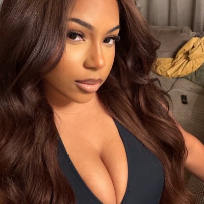 manuela_tommaso's profile picture. fashion designer ✂️ @iammanuelatommaso on Instagram for custom pieces ✨