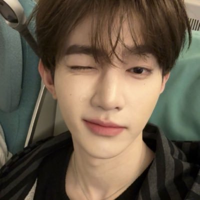 oceanviou's profile picture. locked but dms are open!