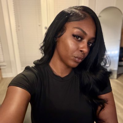 OhLordRoe's profile picture. no risk, no reward right? stock market girly | lifestyle | beauty • Book w/ @ takingprofitsonly on instagram 📊💰 HTX 📌