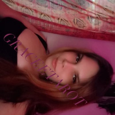 graceetarot_'s profile picture. 