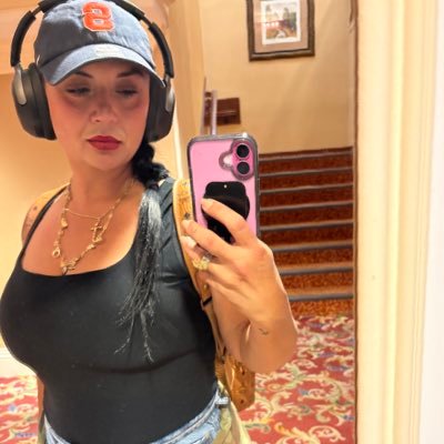 loopholelady's profile picture. Just another middle aged woman strung out on LawTube.