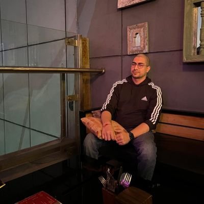 davetweetlive's profile picture. 