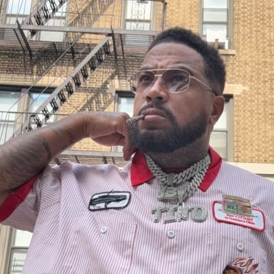 SantinoCorleon's profile picture. Your bitch used to make my cheese eggs. 🧀🍳