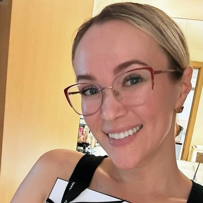 GloriaAndr29576's profile picture. CA📍 .📉📊 .BA👩‍🎓CSUB Globaltrotter All praise to the most high “Seek Discomfort”