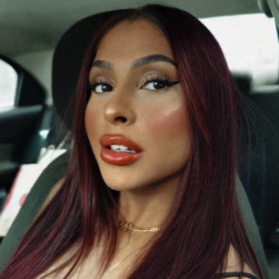 iabunnyhowe's profile picture. 💋☁️🍒🦷🎀💌🫦