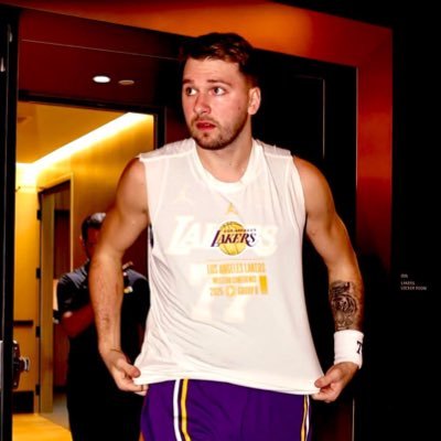 LAemz's profile picture. #LukaFC | #ReavesFC | #LakeShow | 20 | 🇦🇺 |