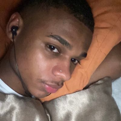 ouvindocrybaby's profile picture. 