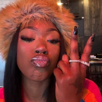 _benjvmins_'s profile picture. creator, co-founder of @houstonhoochies, rapper, cunt bitch.