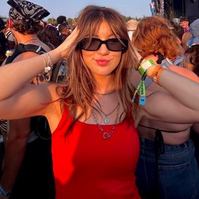 SADGlRLSYD's profile picture. I was born fucking cool | she/her | 22