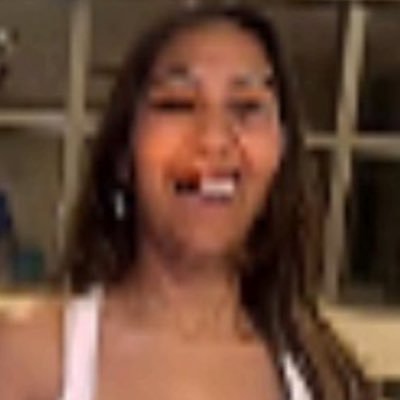 flaviaversos's profile picture. 💌 flavia.verso@play9.com.br