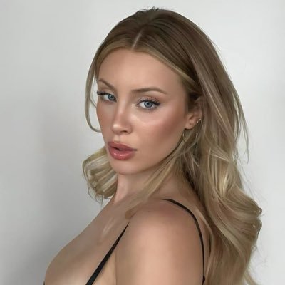 fairyedition's profile picture. ❝ I love that 𝘄𝗵𝗲𝗿𝗲𝘃𝗲𝗿 you are in the 𝘄𝗼𝗿𝗹𝗱, you can feel at 𝗵𝗼𝗺𝗲 in a museum.❞ #Rolplay