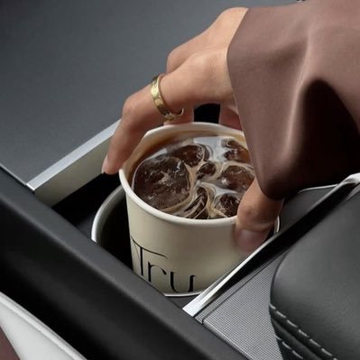 Raniaibrahim_'s profile picture. Coffee, love & pretty things keep me going | M.B’s🩷