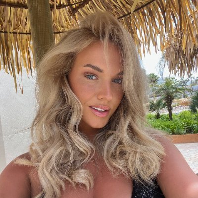 JuliaReyesy198's profile picture. Forwarding does not mean supporting! Don't argue with me, you fool!