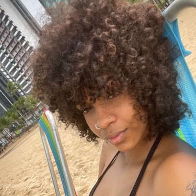 tainawxxs's profile picture. sempre eu, em primeiro lugar