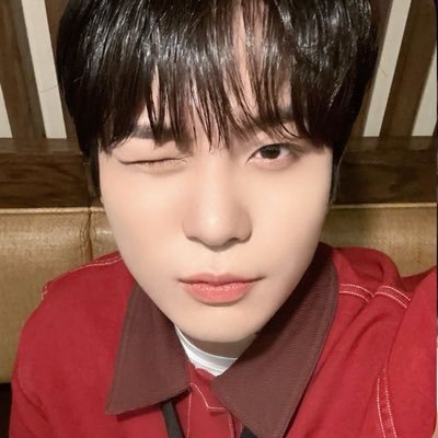 hyunwoooomf's profile picture. • mags • evolroad𝓨swithtinye’ve • witch hat atelier •