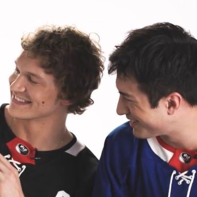 hollavoidant's profile picture. girl, whatever

her burner #heatedrivalry account