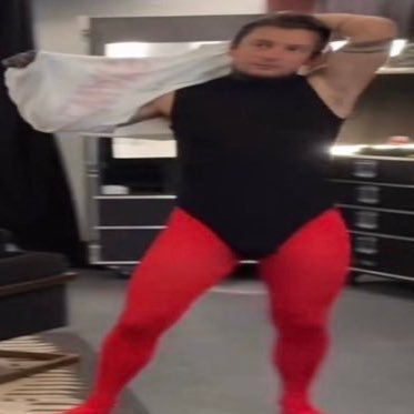 jennbypilled's profile picture. tendencies on repeat, innit ?