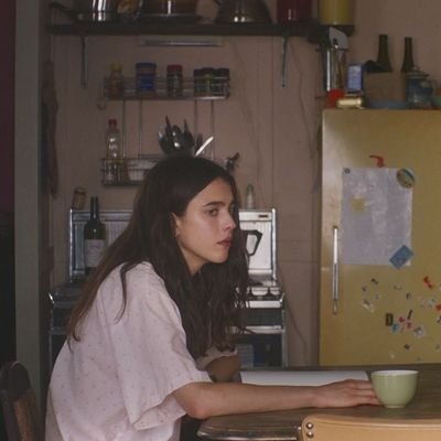 JVvv131230's profile picture. i eat fantasy and mystery for dinner