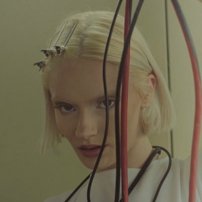 _ashleehawkins's profile picture. curating the inside of my head for your viewing pleasure