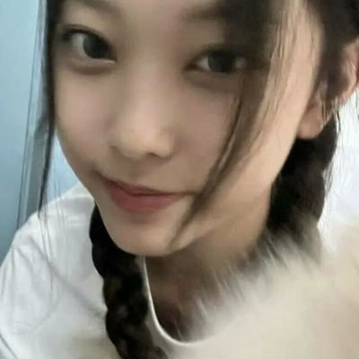 iphonsy's profile picture. spill your guts