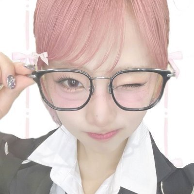 zenyvlipse's profile picture. 