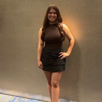 jasminedlrr's profile picture. 