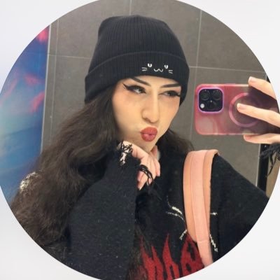 beaniethedoll's profile picture. 100% trans🏳️‍⚧️💋Not here to explain, here to own it | You can stare, but can you handle it? 😈click the  link add me on telegram : https://t.co/p46KKM3mP9