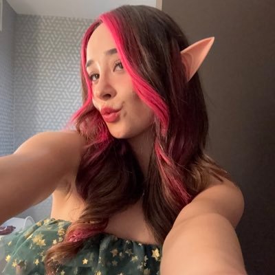 ItsIsabellaNice's profile picture. 5ft pixie princess of your dreams🧚🎀 @101modelingInc 🌟 Want more of me? You’re in luck. @IzzyChknRanch