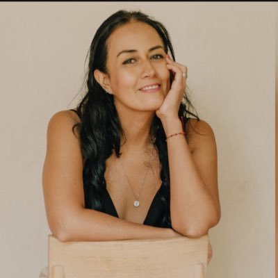 carolourdesm's profile picture. 👩🏽‍💻Consultora | Speaker 🗣️ | 🌎Analista política & relaciones internacionales | Agenda & colaboraciones por 📩