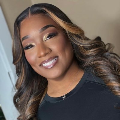 hey_renika's profile picture. 