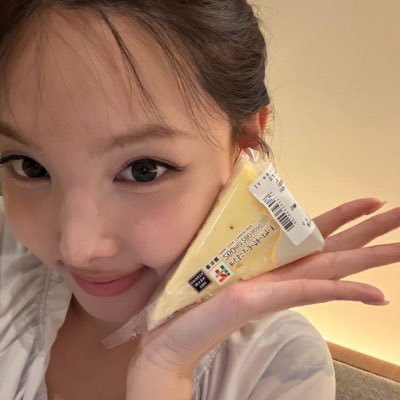 airamyro's profile picture. 𝗋𝗈𝖺𝖽 𝗍𝗈 𝖼𝗁𝗎𝗅𝖺 𝗎. 🐇♥︎