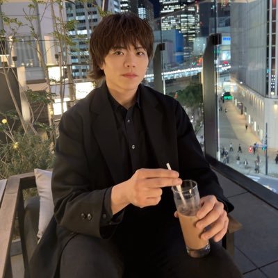 Whironobu1's profile picture. 歌舞伎町の太陽/2017年早稲田大学教育学部社会科学科卒/AXEL by ACQUA所属/歌舞伎町ホストクラブをフーコー「パノプティコン」概念を用いて研究/新卒で凸版印刷/184cm・88kg/仏教書や歴史小説好き/