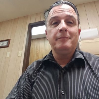 Hopyoung7John's profile picture. FedEx delivery package 📦