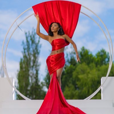 siphesihlemabas's profile picture. | Reality Tv Star | DJ | Singer |Radio Host| Presenter | Lash Queen