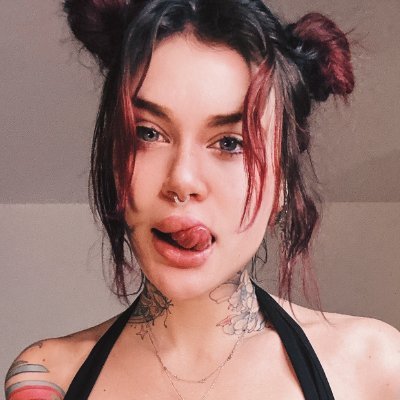 Milf8085's profile picture. Balanced body, soft lines, and a naturally stunning top-heavy tease 😈