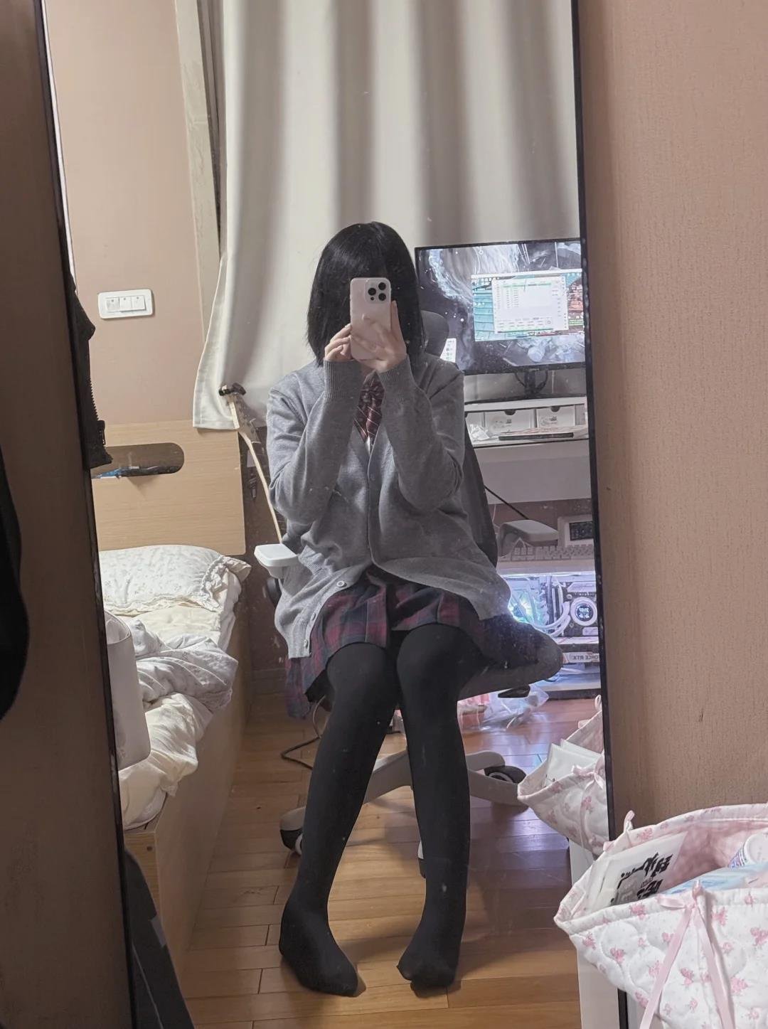 RbUzxR5qIyF0eD5's profile picture. 32歳 / 158cm / 46kg / 独身 / ゲームしてると時間忘れる