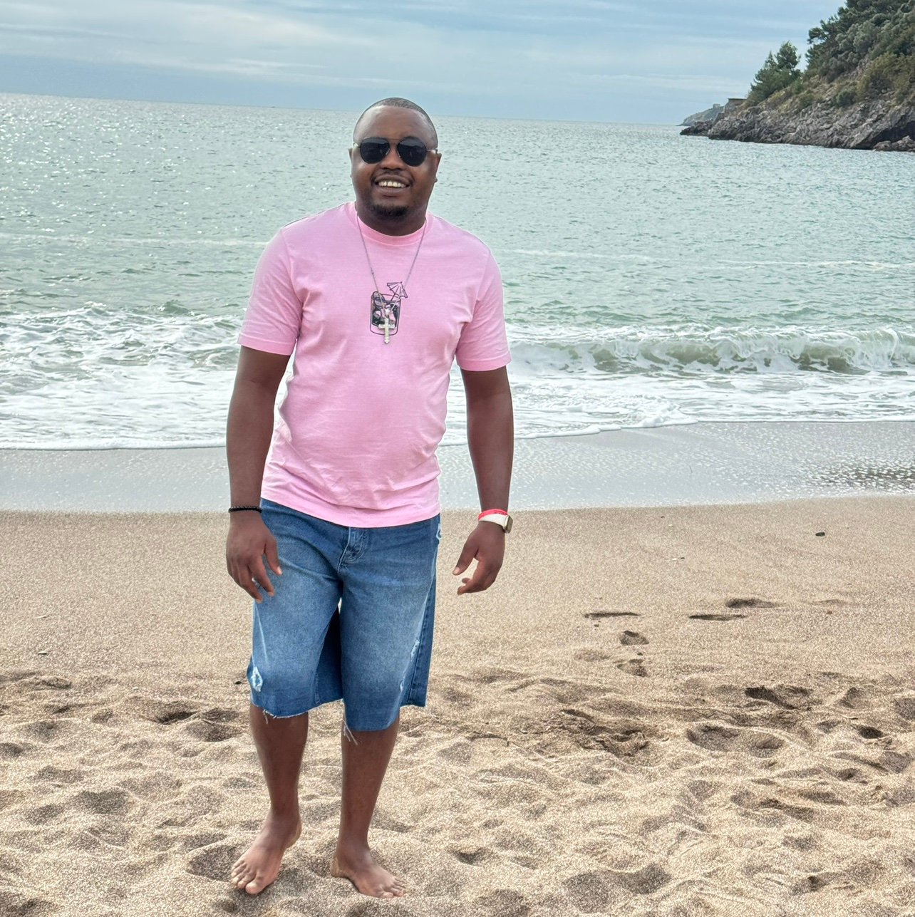 TakueTwinny's profile picture. 