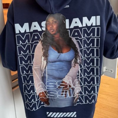 maassiami's profile picture. 🇨🇮 , just be content with one's own presence🫂