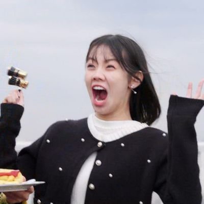 xdlaurnrent's profile picture. 