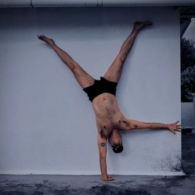 whatabouttit's profile picture. 46yrs. 182cms . 76kilos Dad.Husband.Artist.Brahmin.Uttarakhand.India.
Fit. Artist. Avid reader. General Happiness.