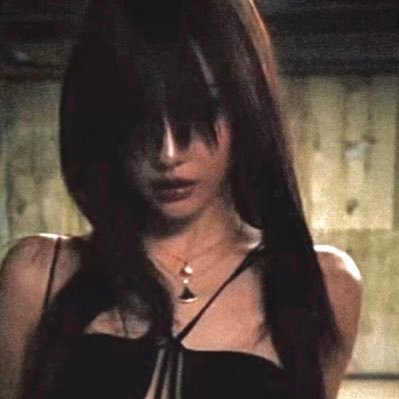 boyplaychaconne's profile picture. 여우상 눈갈색