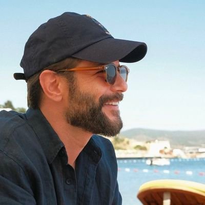 FaheemFala88593's profile picture. Always analyze trends before entering any trade 📊