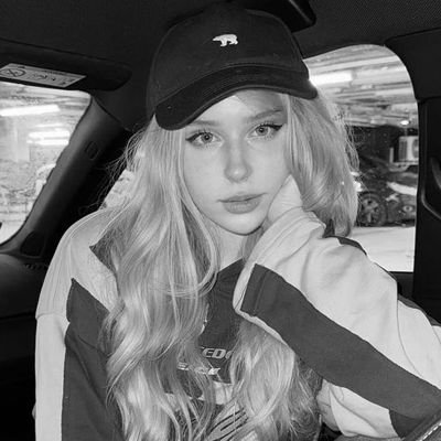 decantevole's profile picture. 𝜗ৎ 𝗡𝗶𝗻𝗮: Not light, not dark — just Novak. Josephine Novak. Slytherin, 1AU4005: Divination, Ancient Rune, History of Magic.