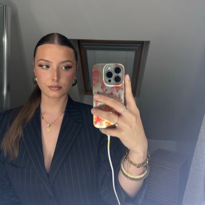 lbhxpsnt's profile picture. 7:11🤍