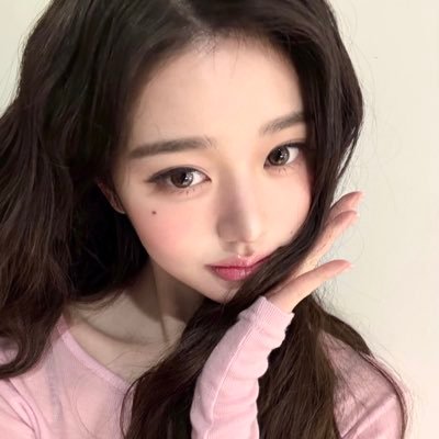 102pinku's profile picture. 행운은 늘 원영이 편